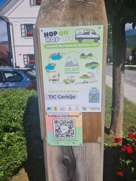 V Cerkljah predstavili sodoben digitalni turistični vodič – table s QR kodami